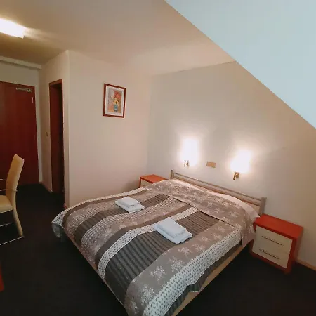 Kastiel ホテル Fričovce