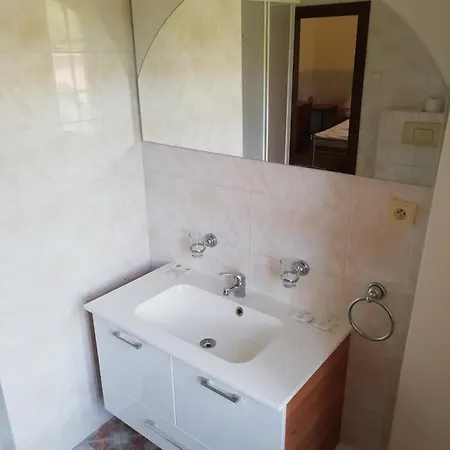 Kastiel Hotell 3*